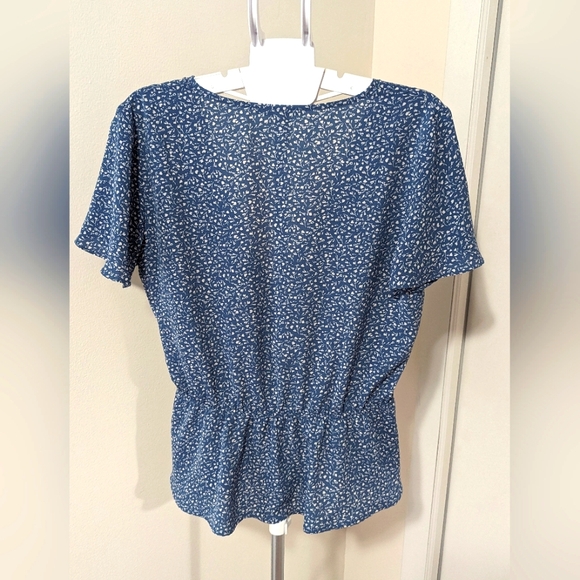 Fun2Fun Blouse. - Picture 2 of 3